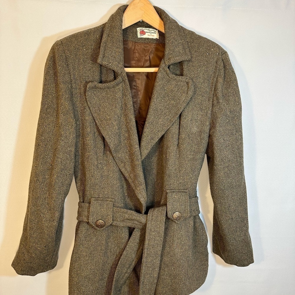 Vintage Womens Coat Size M Brown Tan Plaid Tweed Fully Lined Long Sleeve Belted